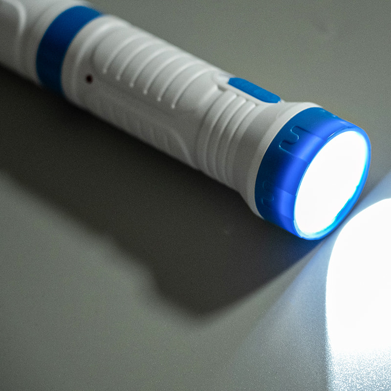 FF-108 Odłączana latarka LED Akumulator kwasowo-ołowiowy 250mAh z wtyczką Elektryczna packa na komary FF-108 Odłączana latarka LED Akumulator kwasowo-ołowiowy 250mAh z wtyczką Elektryczna packa na komary